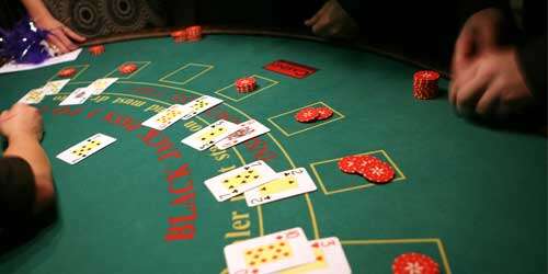 Blackjack spelen in een online casino kan dezelfde ervaring geven dan als je speelt in een fysiek casino